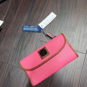 Dooney and Bourke wallet
